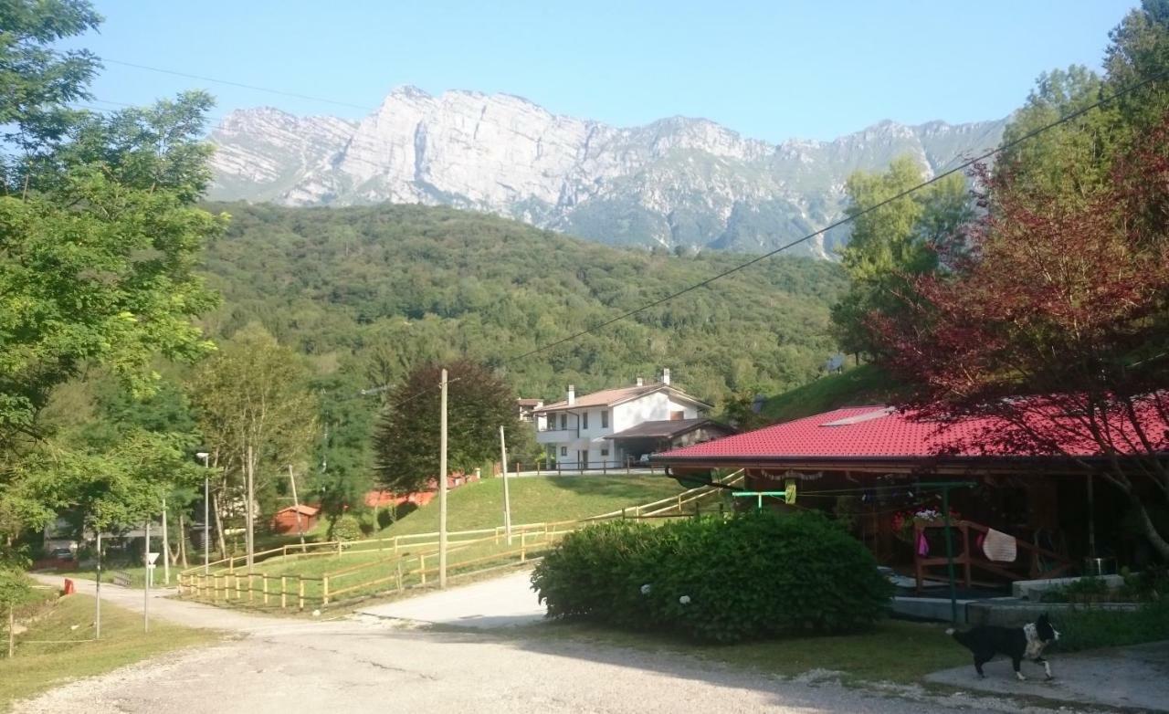 B&B In Fattoria Frisanco エクステリア 写真